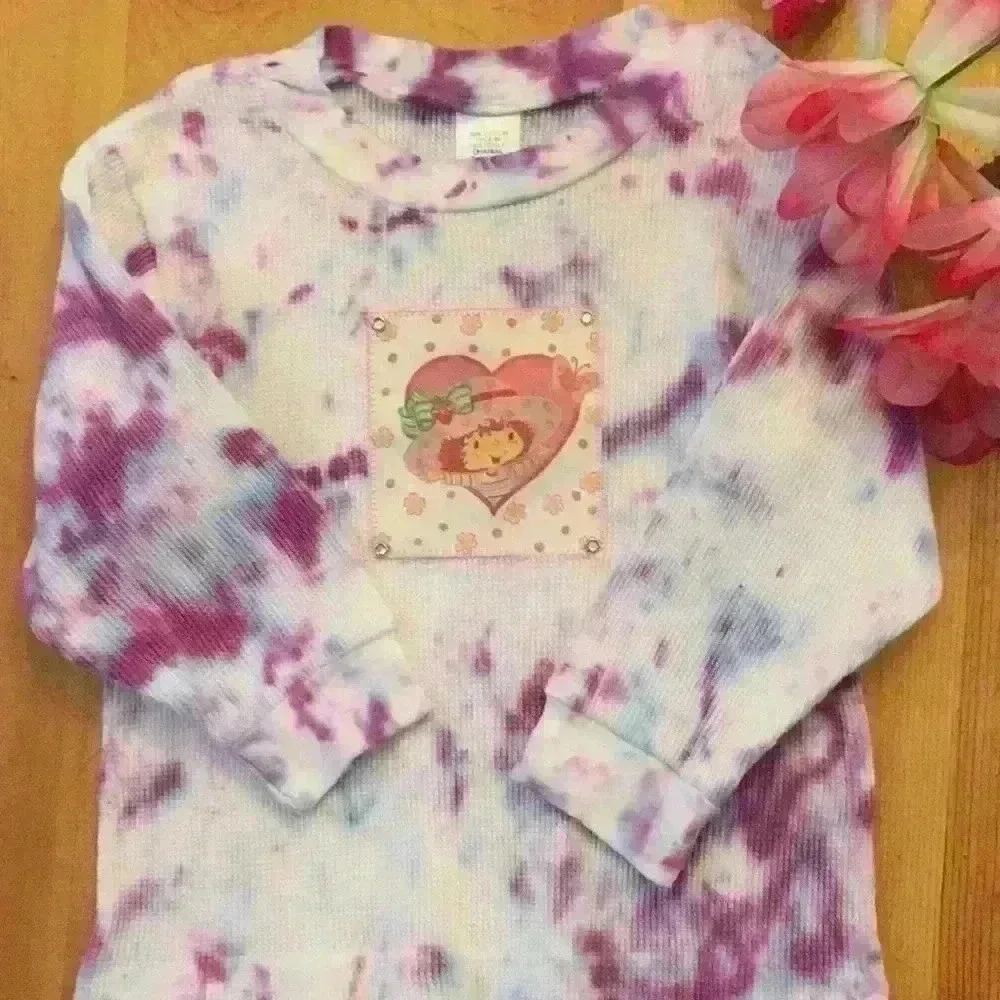 New! Strawberry shortcake tie dyed set. Girl 2T Thermal Shirt and pants